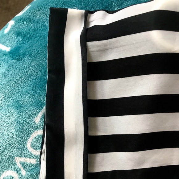 🎱 Striped Summer T-Shirt - Picture 3 of 4